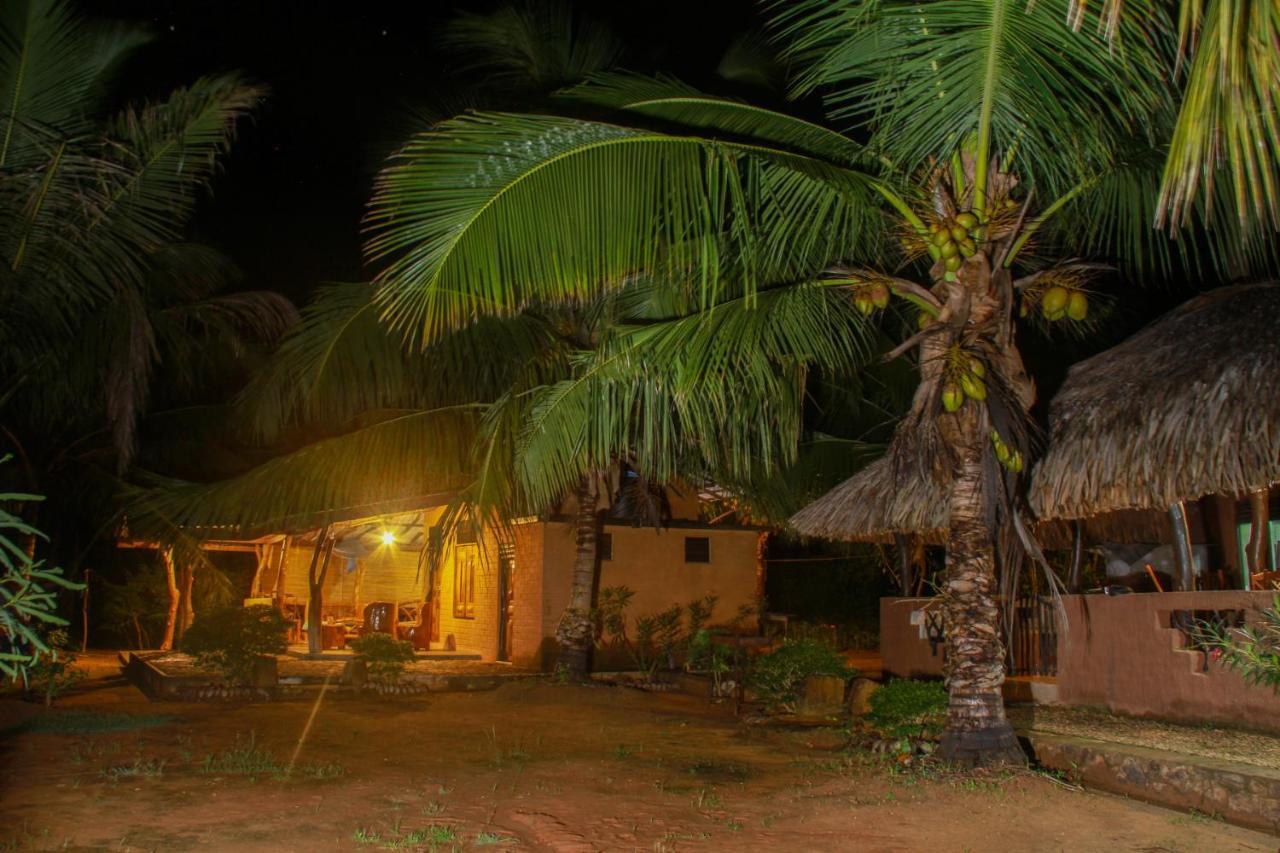 Yalaway Nature Villa 티사마하라마 외부 사진