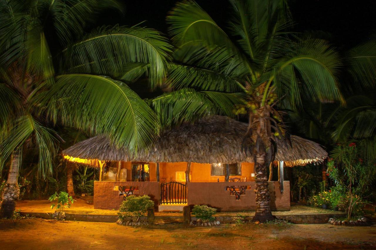 Yalaway Nature Villa 티사마하라마 외부 사진