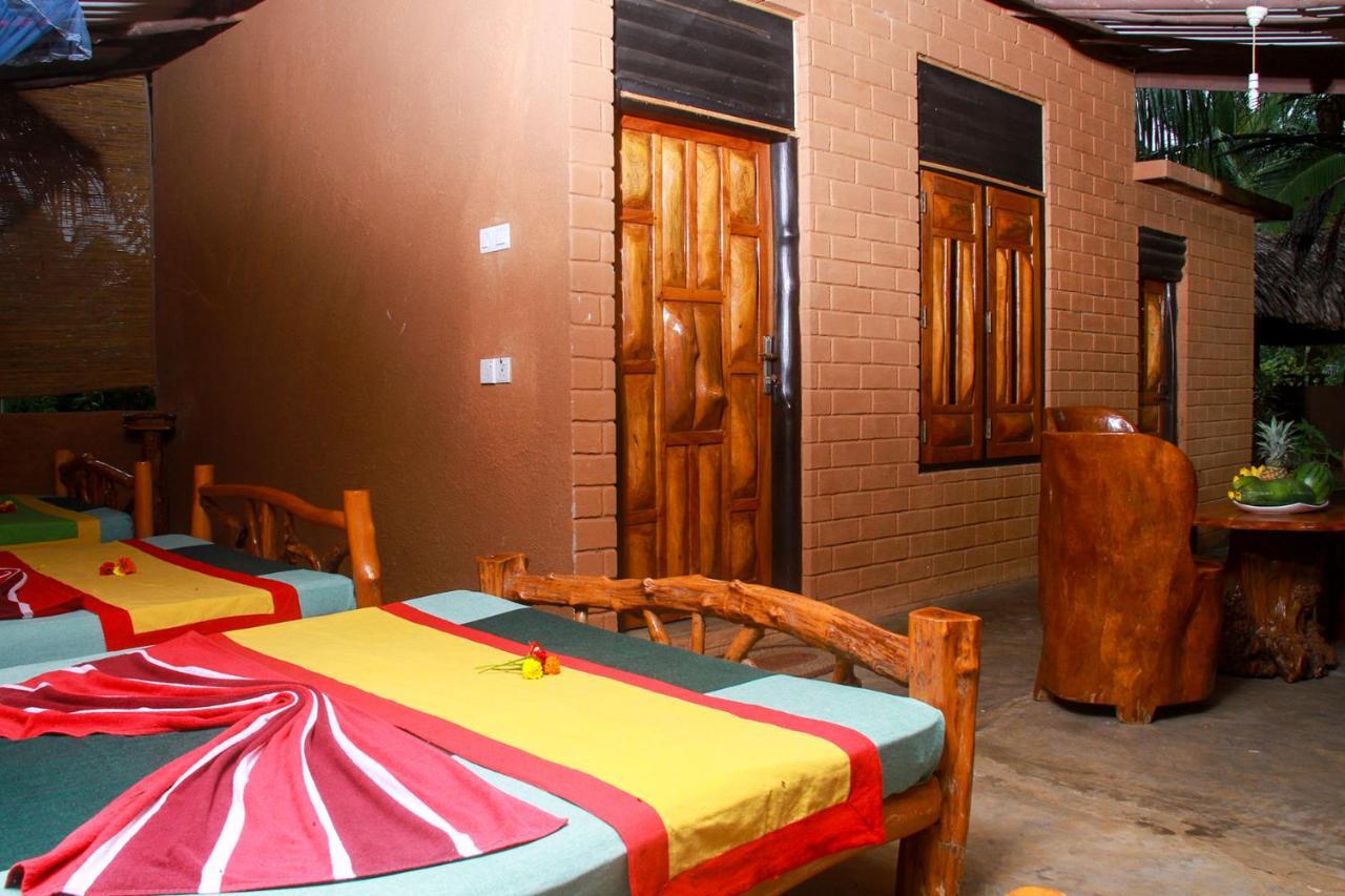 Yalaway Nature Villa 티사마하라마 외부 사진